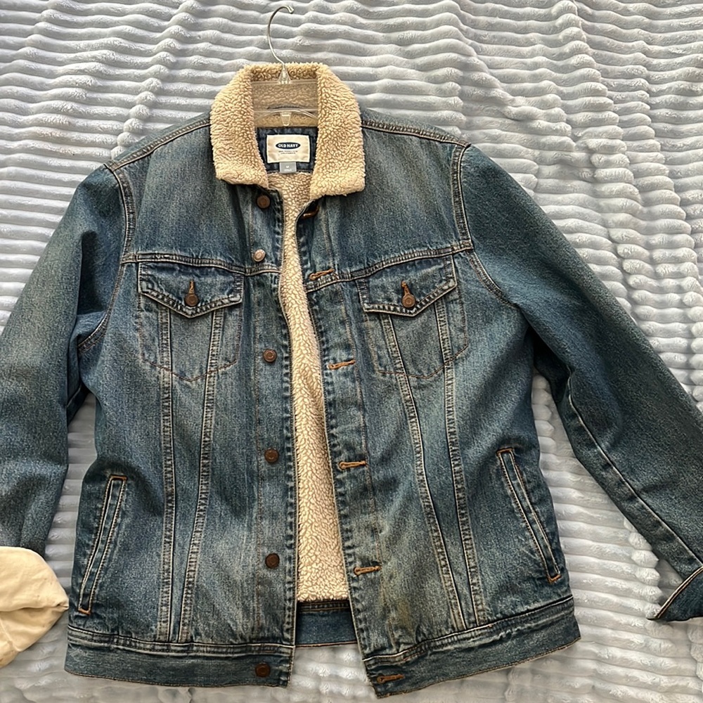 Sherpa denim jacket from old navy. Vintage style and warm!